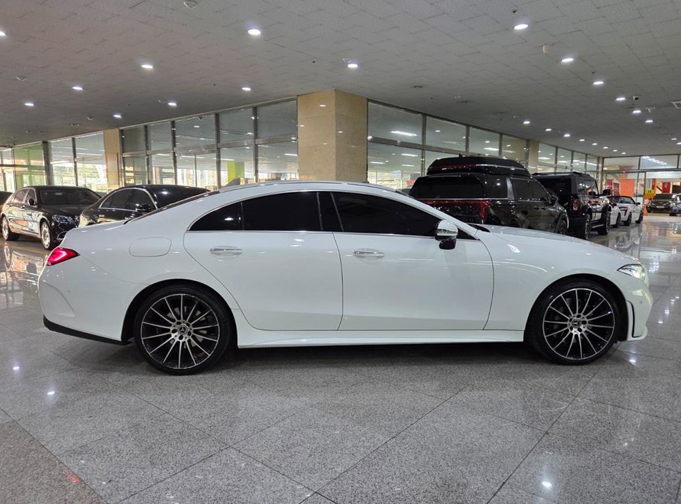 벤츠 CLS 클래스 CLS 400d 4MATIC AMG Line 사진 5