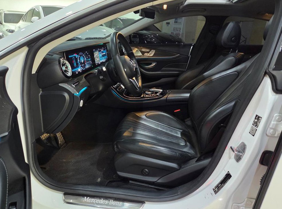 벤츠 CLS 클래스 CLS 400d 4MATIC AMG Line 사진 6