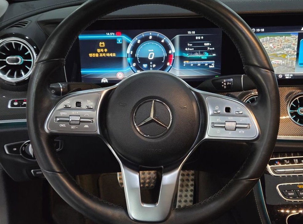 벤츠 CLS 클래스 CLS 400d 4MATIC AMG Line 사진 9