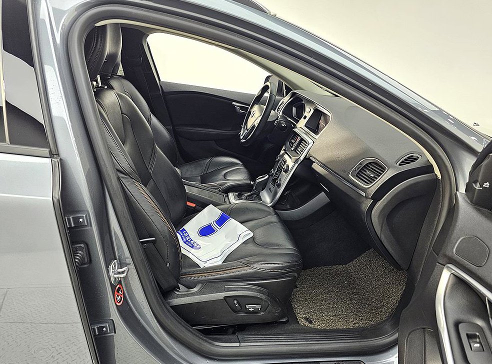 볼보 V40 D3 사진 11