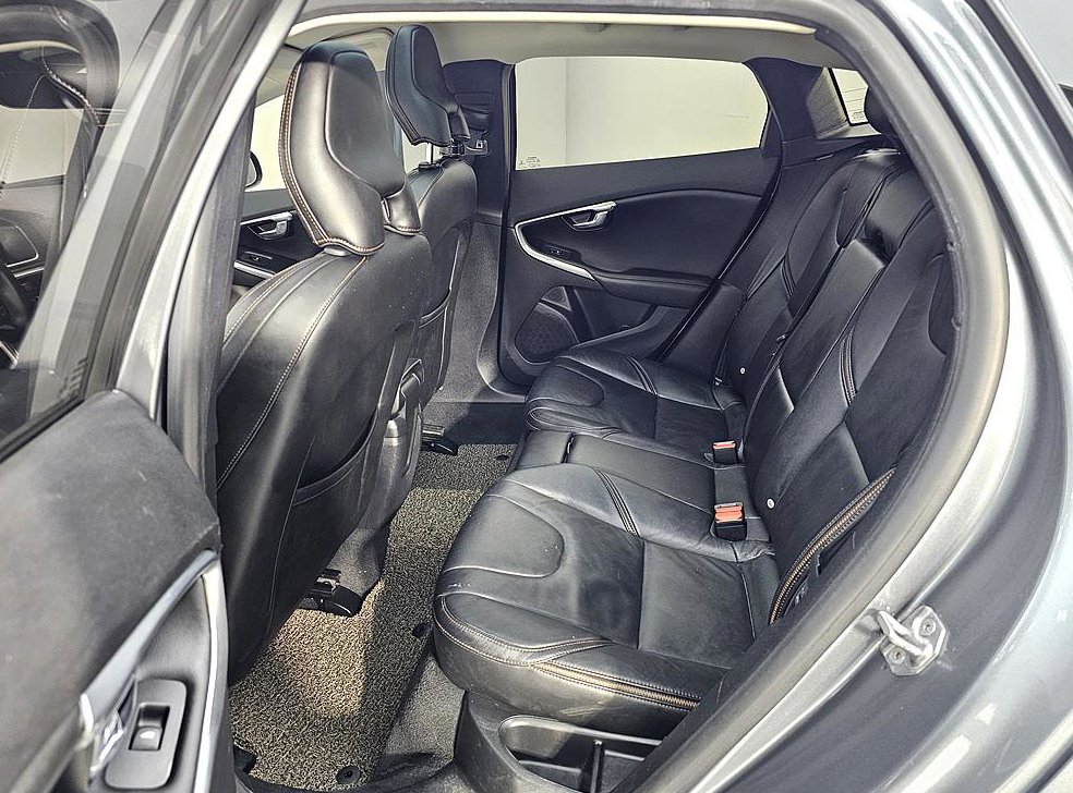 볼보 V40 D3 사진 9