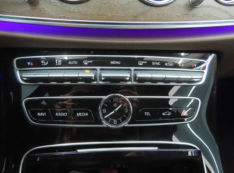 벤츠 E 클래스 E300 4MATIC 아방가르드 사진 11