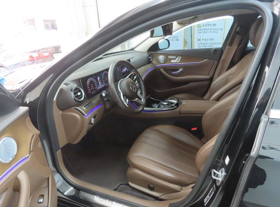 벤츠 E 클래스 E300 4MATIC 아방가르드 사진 5