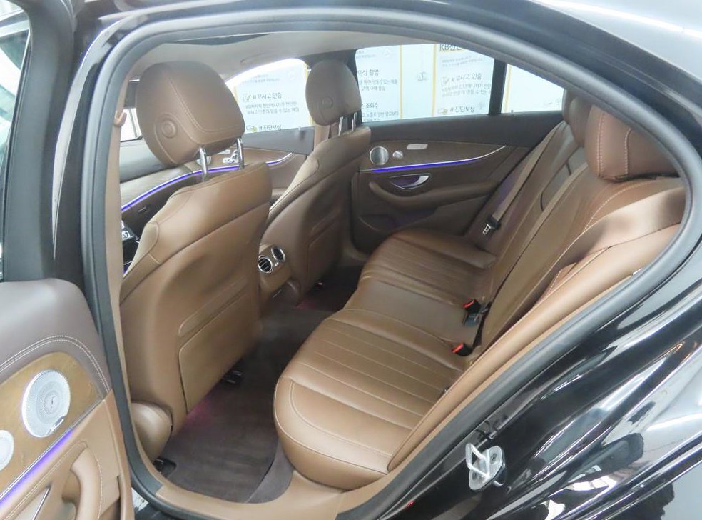 벤츠 E 클래스 E300 4MATIC 아방가르드 사진 6