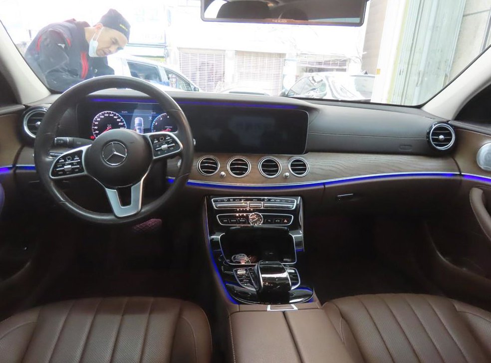 벤츠 E 클래스 E300 4MATIC 아방가르드 사진 7