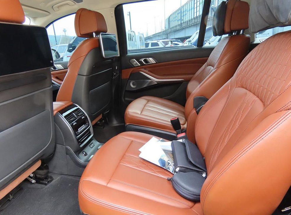 BMW X7 xDrive 40d 디자인 퓨어 엑셀런스 6인승 사진 10