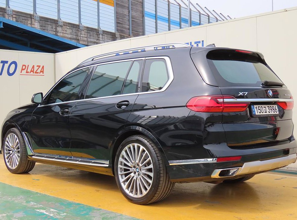 BMW X7 xDrive 40d 디자인 퓨어 엑셀런스 6인승 사진 4