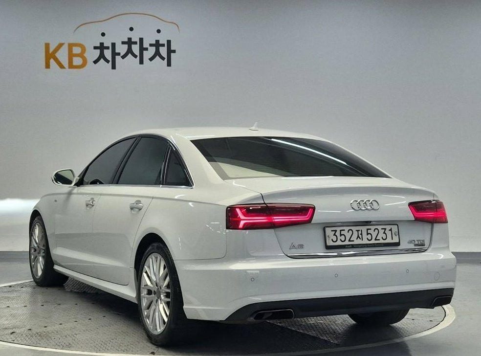 아우디 A6 40 TDI 콰트로 사진 2