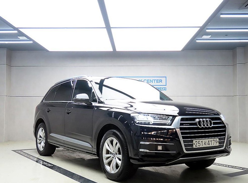 아우디 Q7 45 TFSI 콰트로