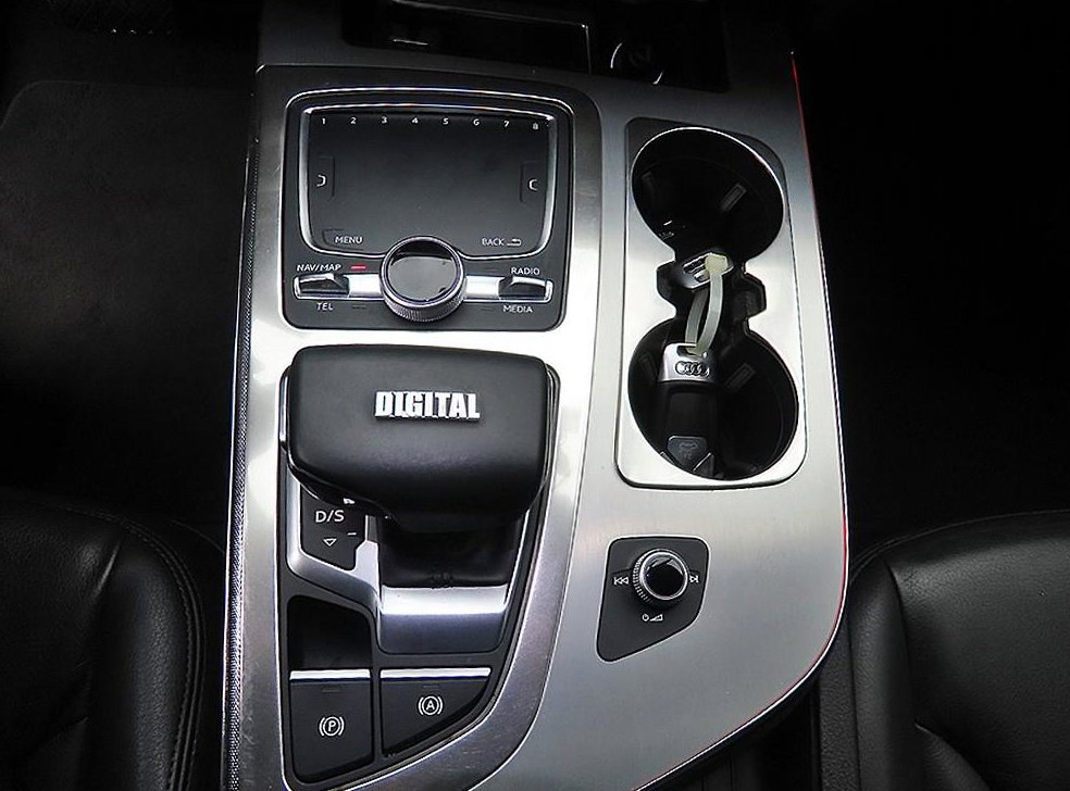 아우디 Q7 45 TFSI 콰트로 사진 10