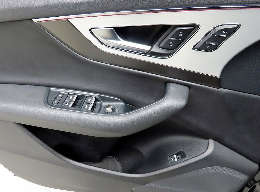 아우디 Q7 45 TFSI 콰트로 사진 11
