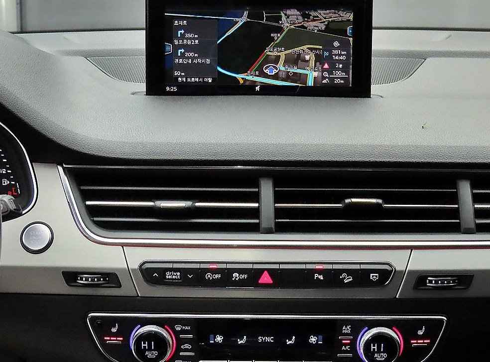 아우디 Q7 45 TFSI 콰트로 사진 12