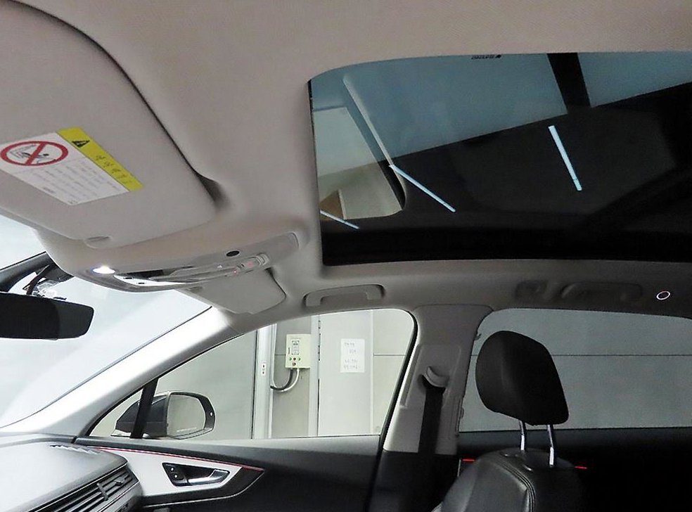 아우디 Q7 45 TFSI 콰트로 사진 15