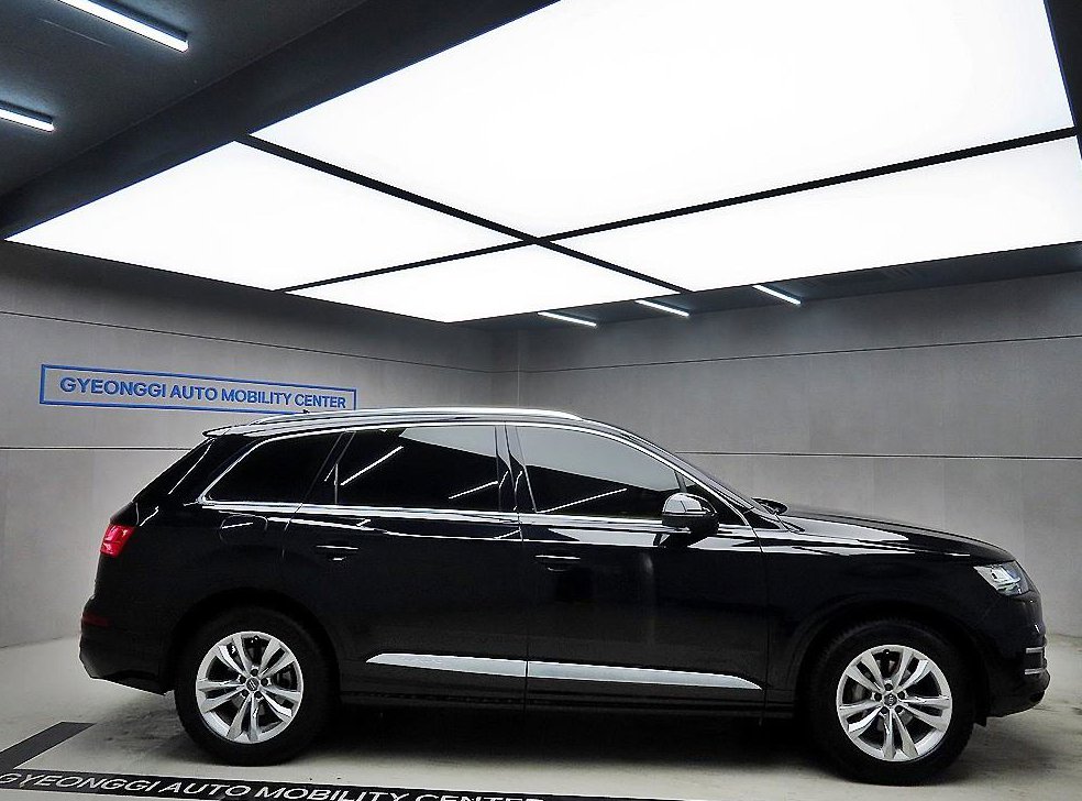 아우디 Q7 45 TFSI 콰트로 사진 2
