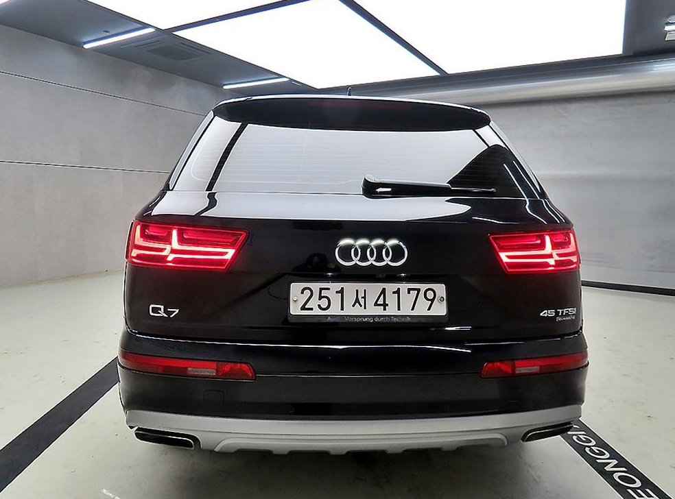아우디 Q7 45 TFSI 콰트로 사진 3