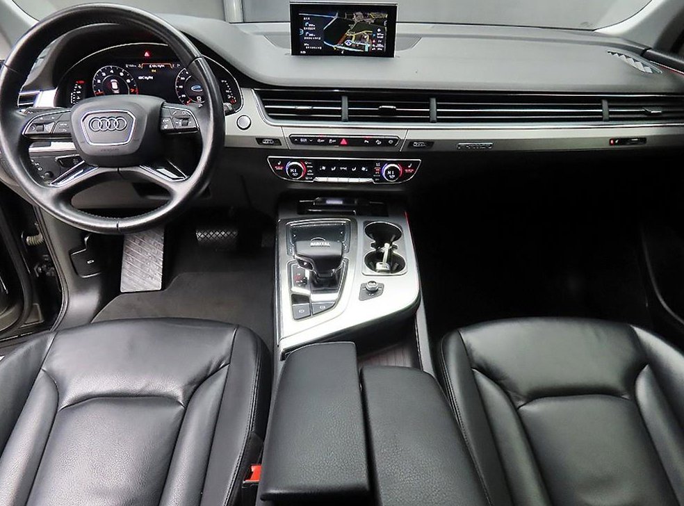 아우디 Q7 45 TFSI 콰트로 사진 7