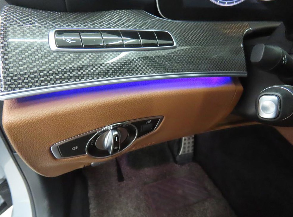 벤츠 E 클래스 E300 4MATIC AMG LINE 사진 10