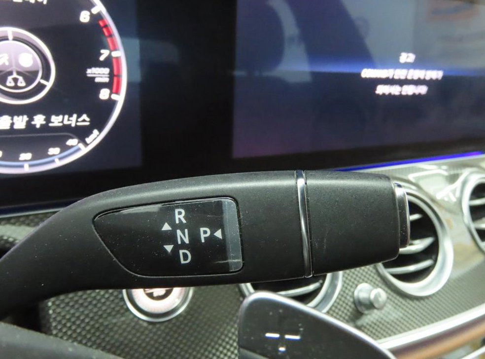 벤츠 E 클래스 E300 4MATIC AMG LINE 사진 13