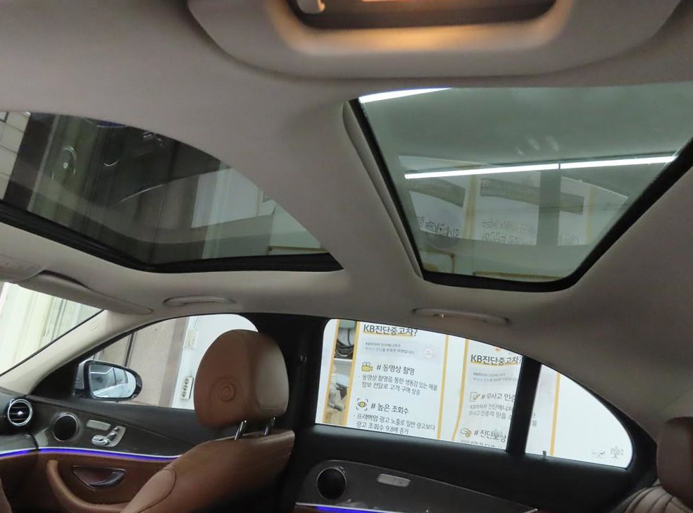 벤츠 E 클래스 E300 4MATIC AMG LINE 사진 18