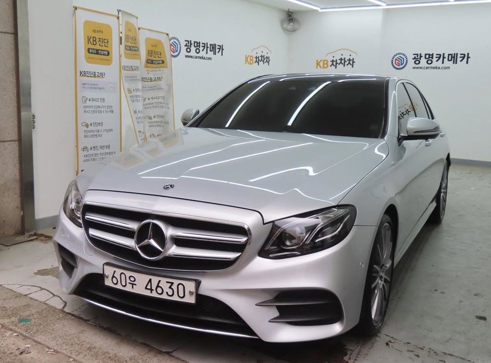 벤츠 E 클래스 E300 4MATIC AMG LINE 사진 2