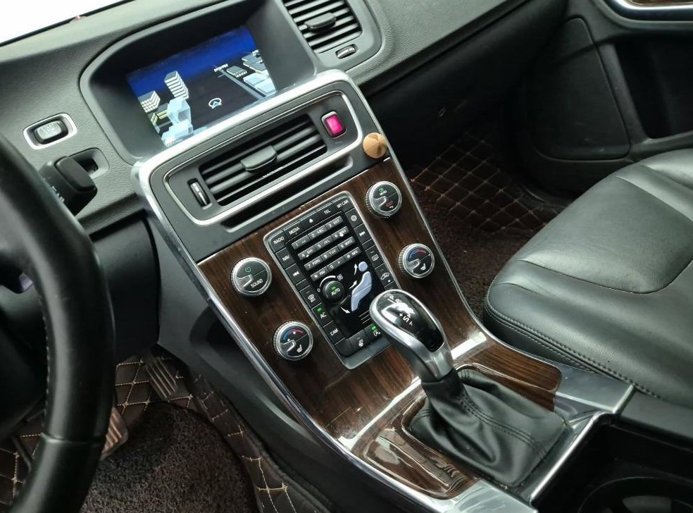 볼보 S60 D4 사진 10