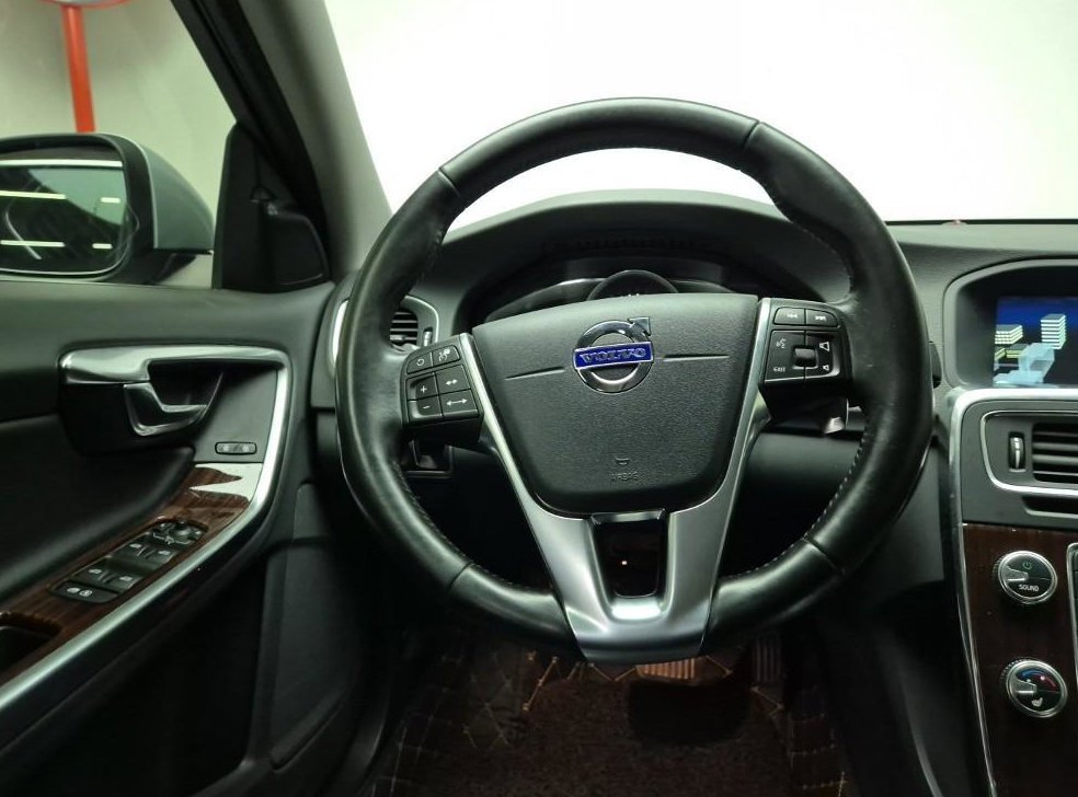 볼보 S60 D4 사진 9