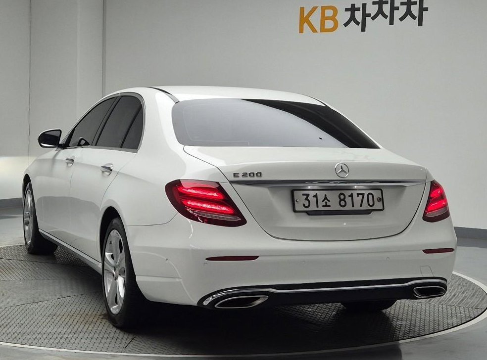 벤츠 E 클래스 E200 아방가르드 사진 2
