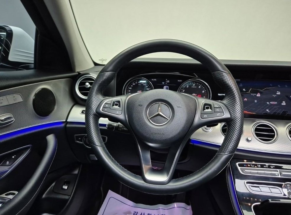 벤츠 E 클래스 E200 아방가르드 사진 6