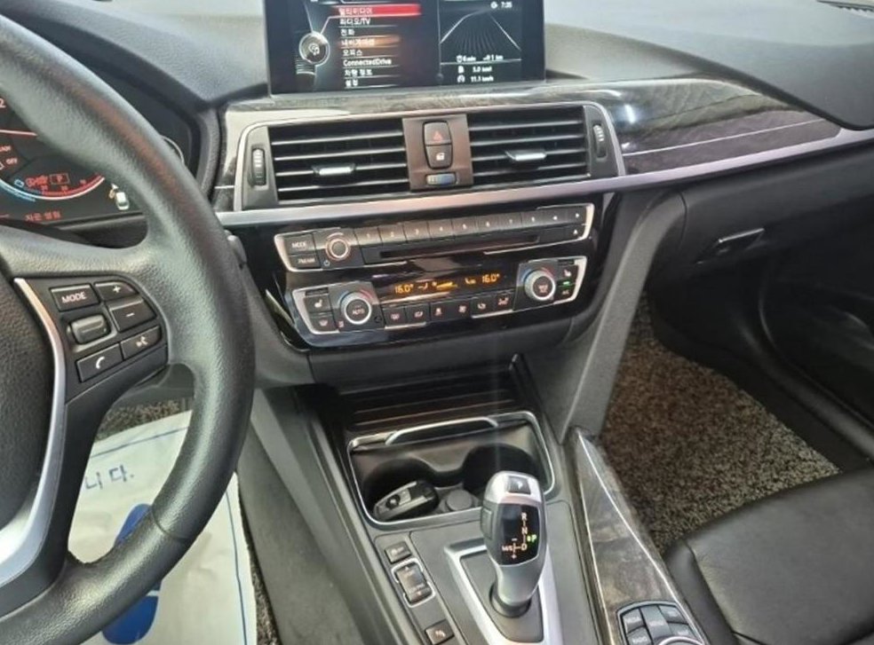 BMW 3시리즈 320i 럭셔리 사진 10