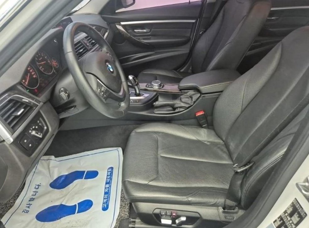 BMW 3시리즈 320i 럭셔리 사진 11