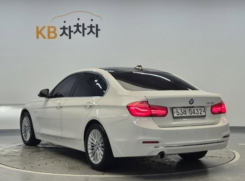BMW 3시리즈 320i 럭셔리 사진 2