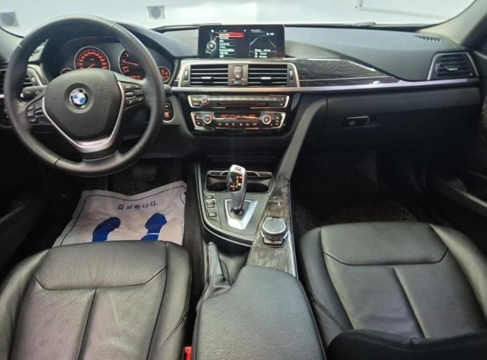 BMW 3시리즈 320i 럭셔리 사진 7
