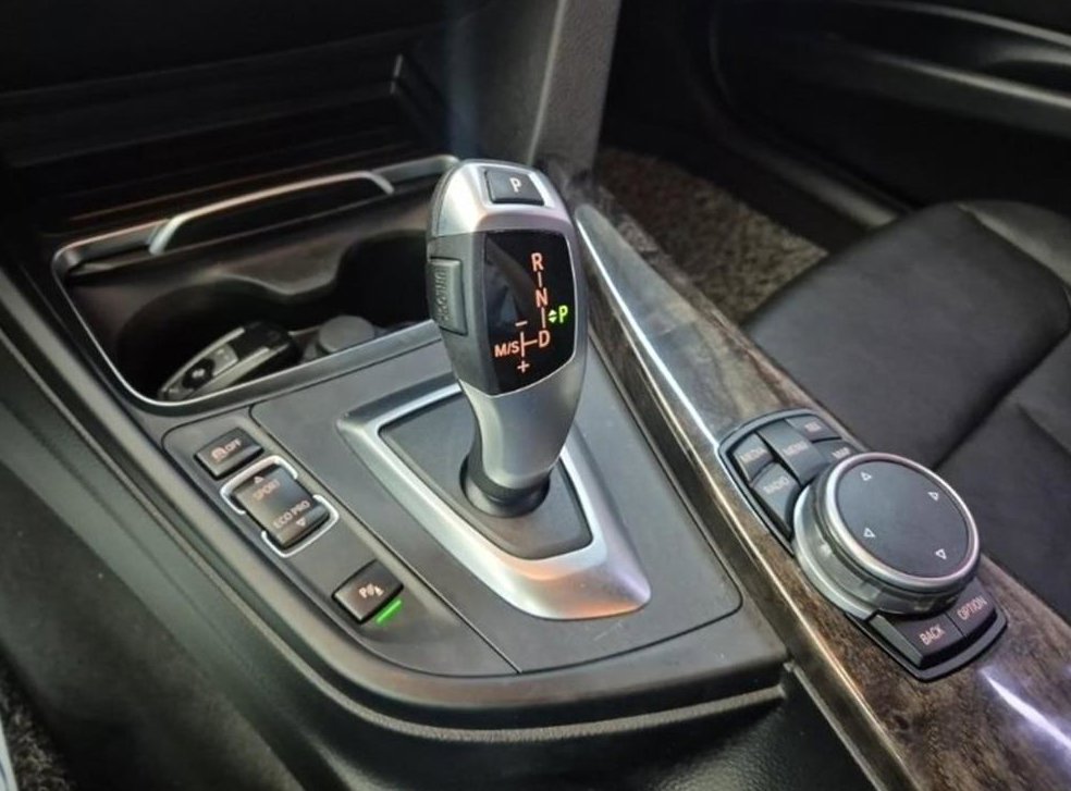 BMW 3시리즈 320i 럭셔리 사진 8