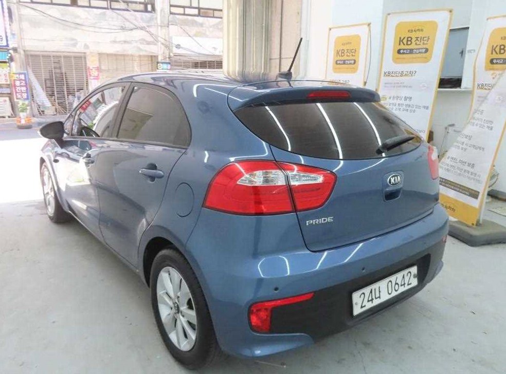 기아 프라이드 5DR 1.4 MPI 트렌디 사진 4