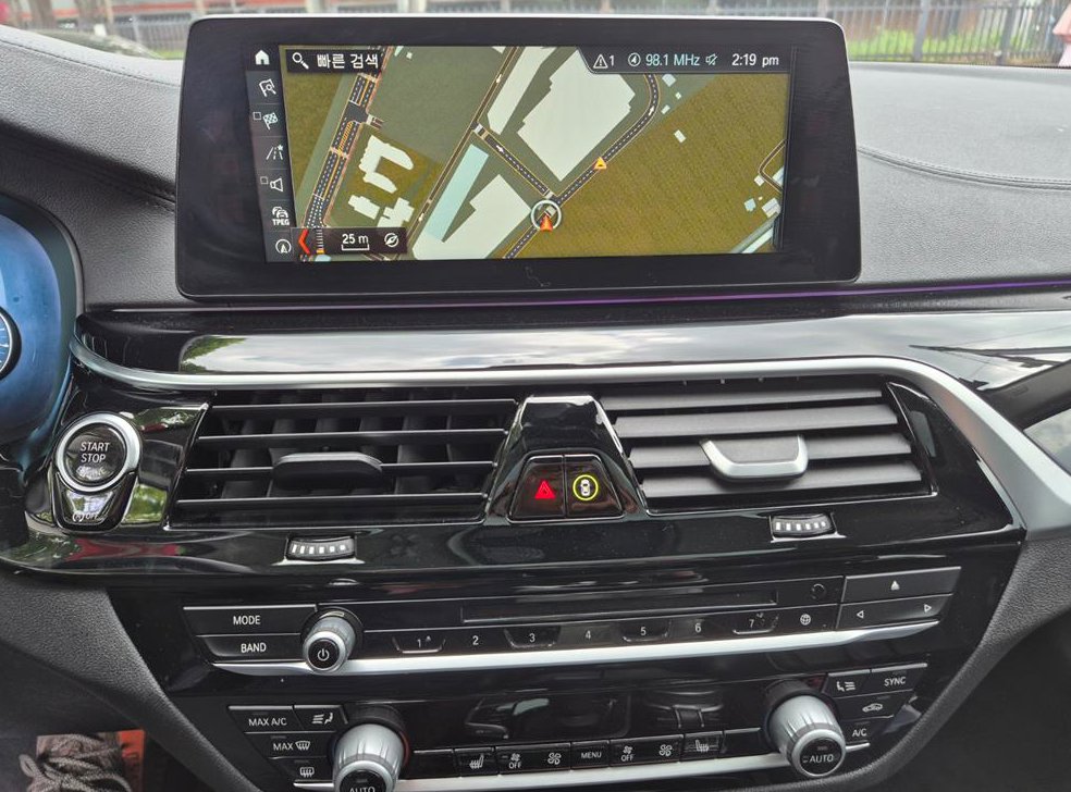 BMW 5시리즈 520i 럭셔리 사진 11