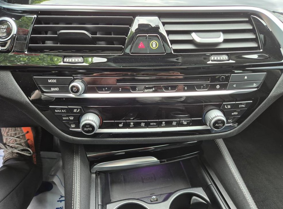 BMW 5시리즈 520i 럭셔리 사진 13