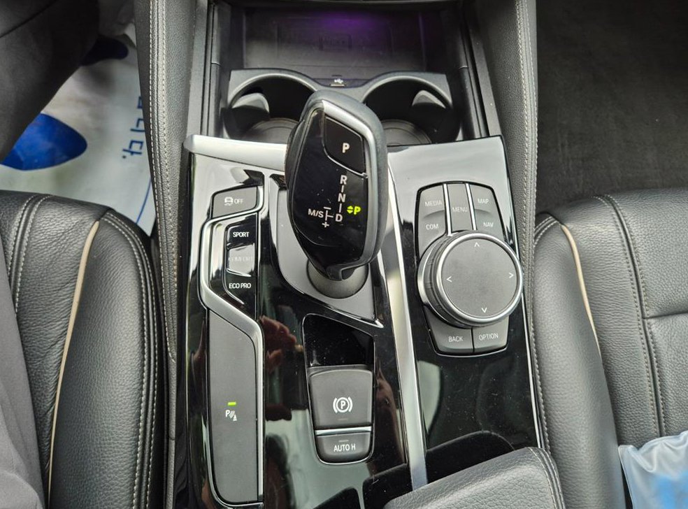 BMW 5시리즈 520i 럭셔리 사진 14