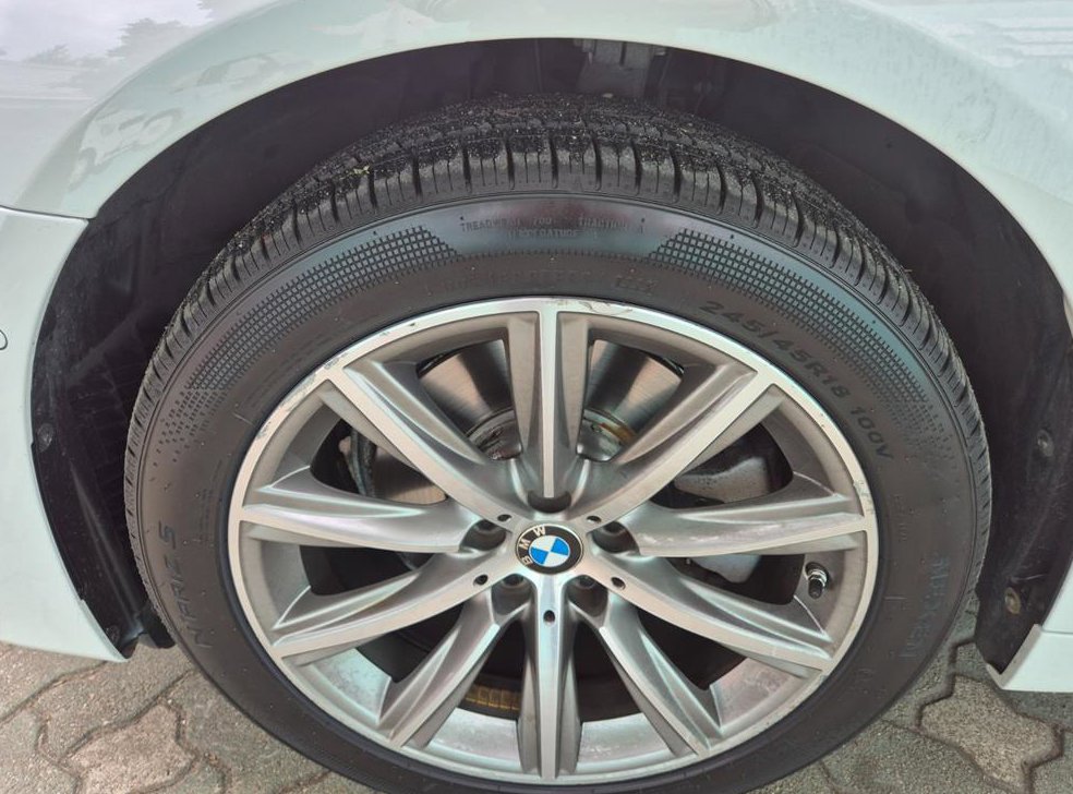 BMW 5시리즈 520i 럭셔리 사진 18