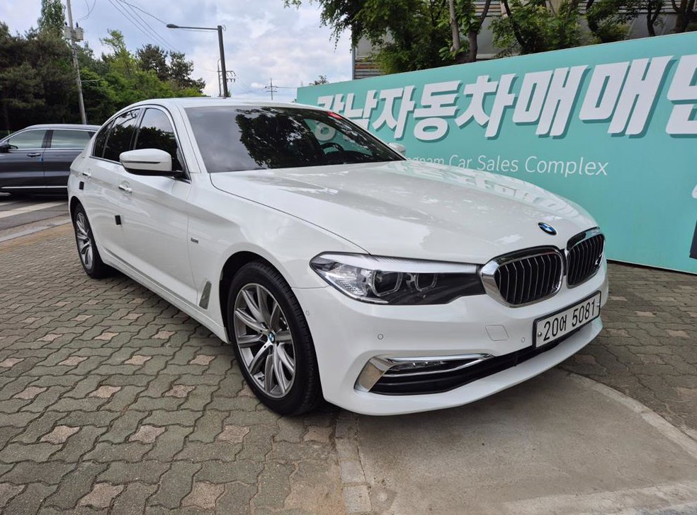 BMW 5시리즈 520i 럭셔리 사진 2