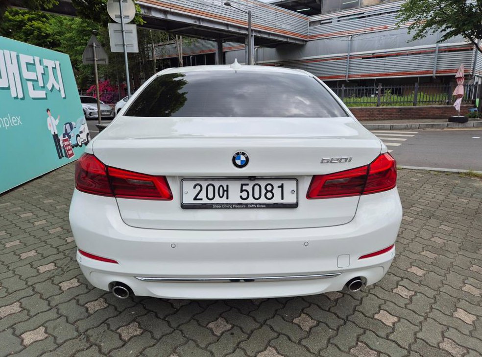 BMW 5시리즈 520i 럭셔리 사진 5