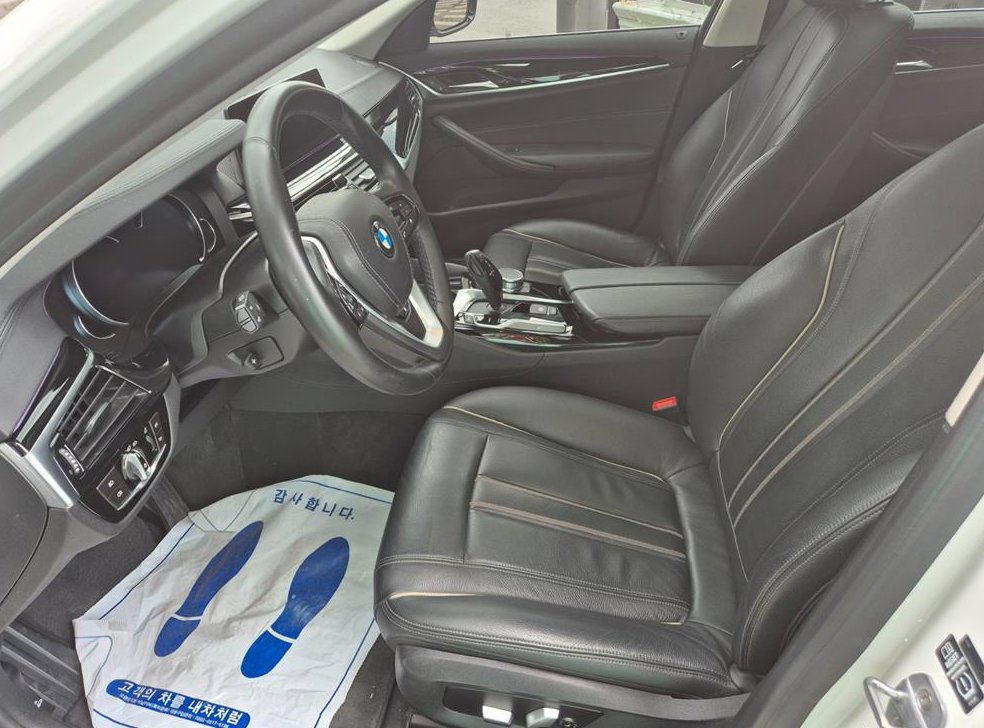 BMW 5시리즈 520i 럭셔리 사진 8