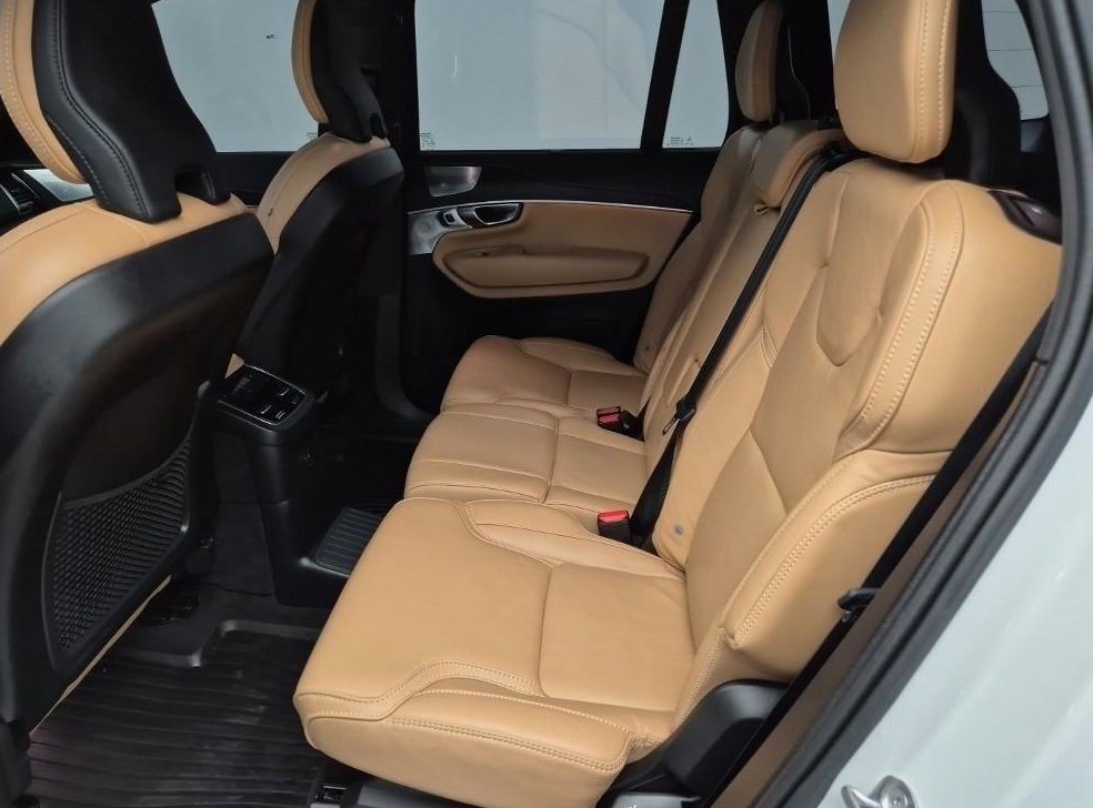 볼보 XC90 2.0 T8 AWD 사진 12