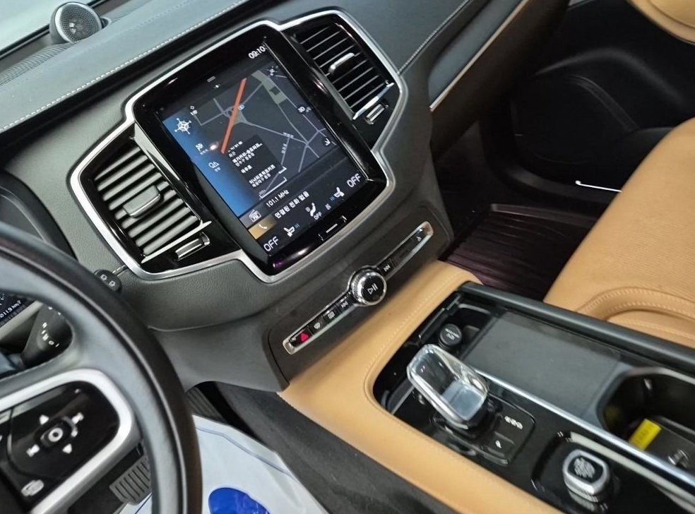 볼보 XC90 2.0 T8 AWD 사진 13