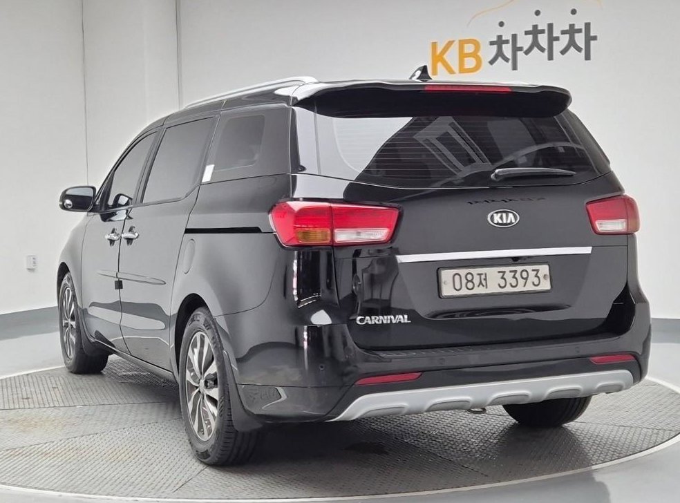 기아 카니발 디젤 9인승 럭셔리 사진 2