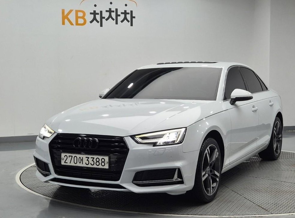 아우디 A4 40 TFSI 프리미엄