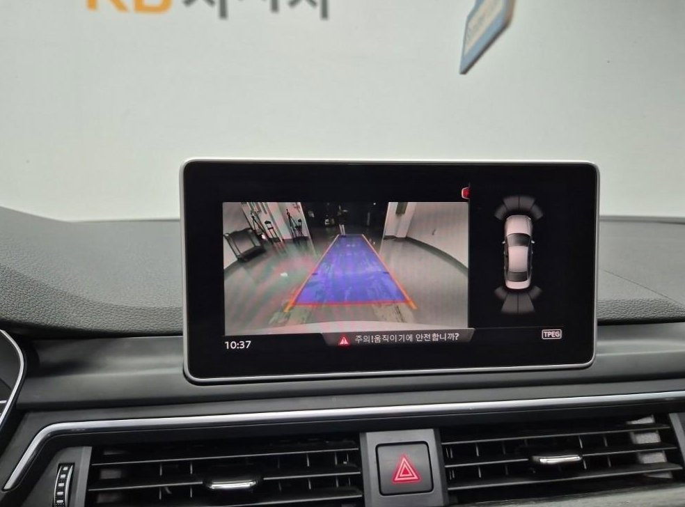 아우디 A4 40 TFSI 프리미엄 사진 11