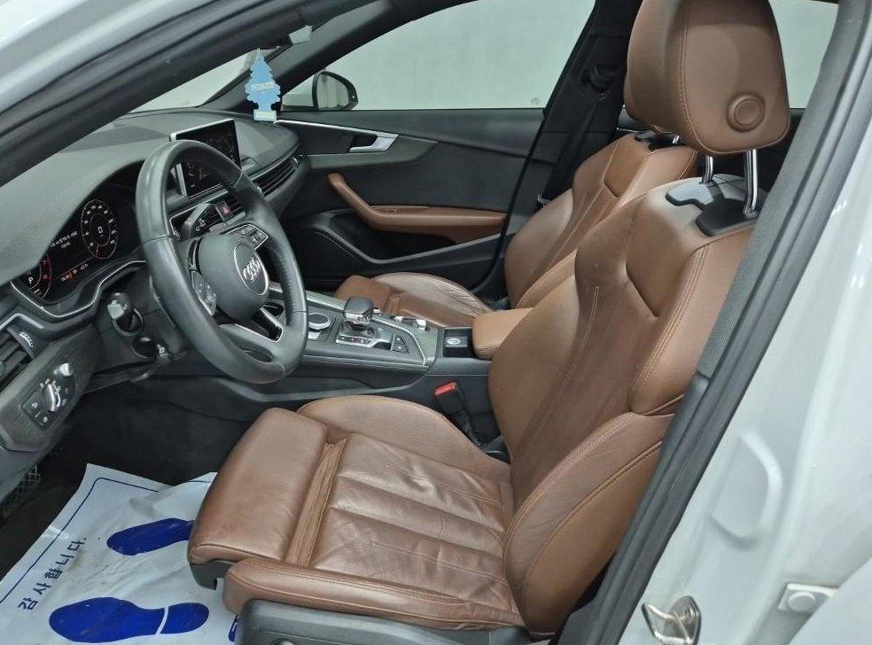아우디 A4 40 TFSI 프리미엄 사진 14