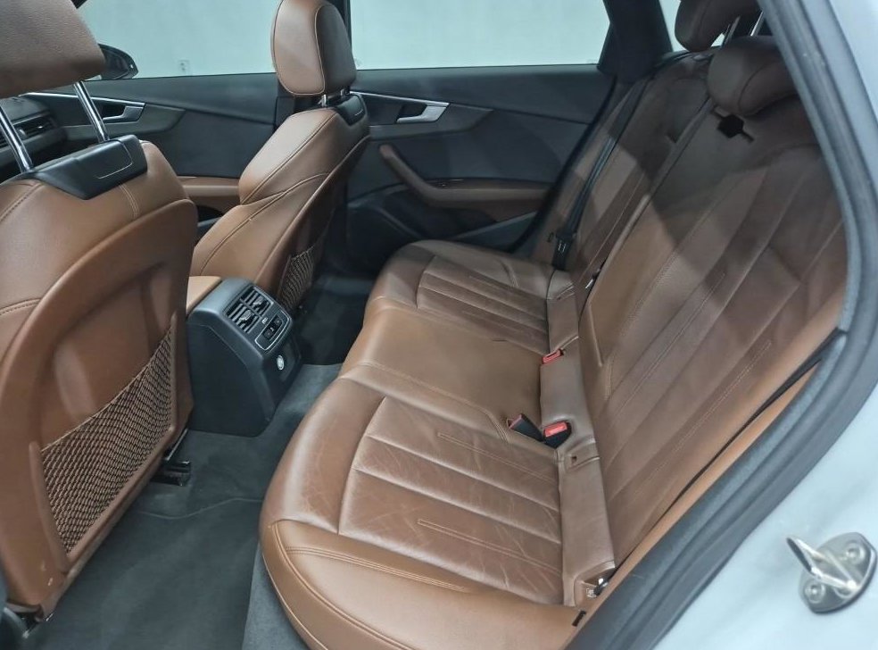 아우디 A4 40 TFSI 프리미엄 사진 15