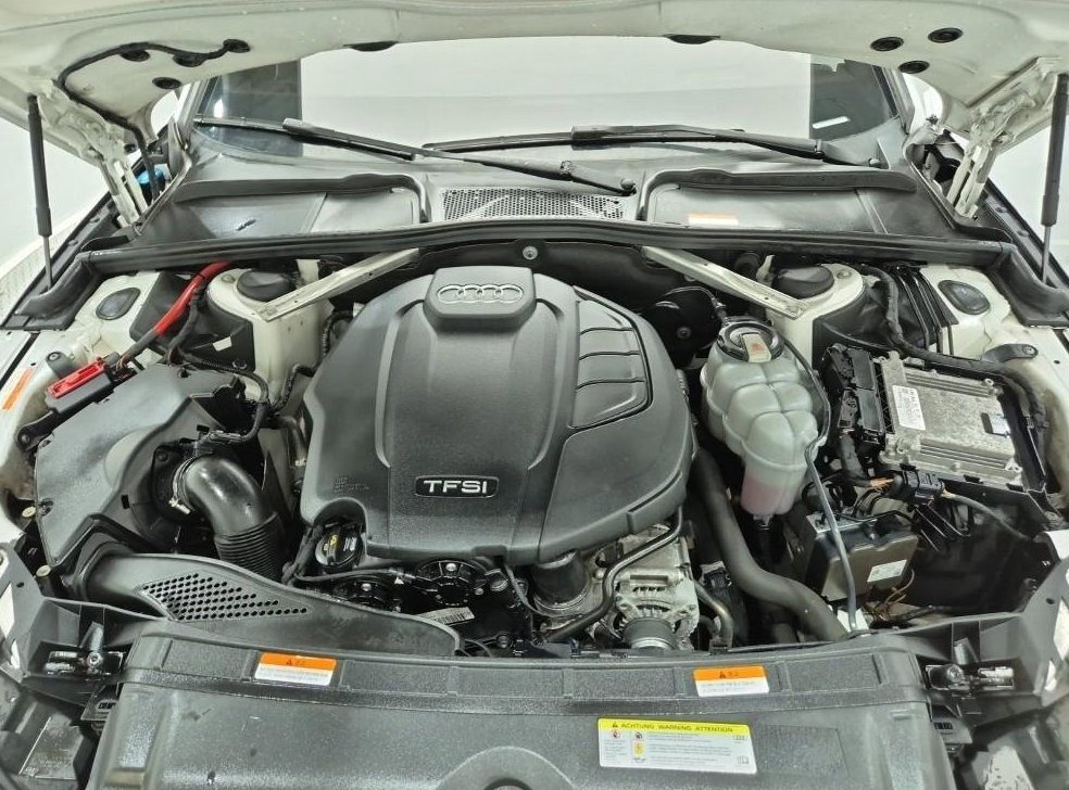 아우디 A4 40 TFSI 프리미엄 사진 18
