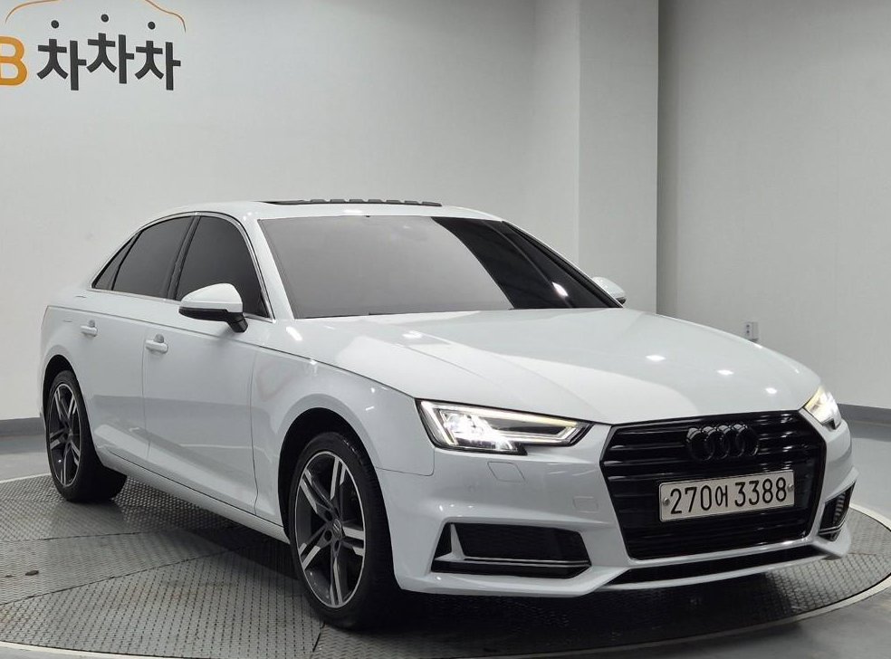 아우디 A4 40 TFSI 프리미엄 사진 3